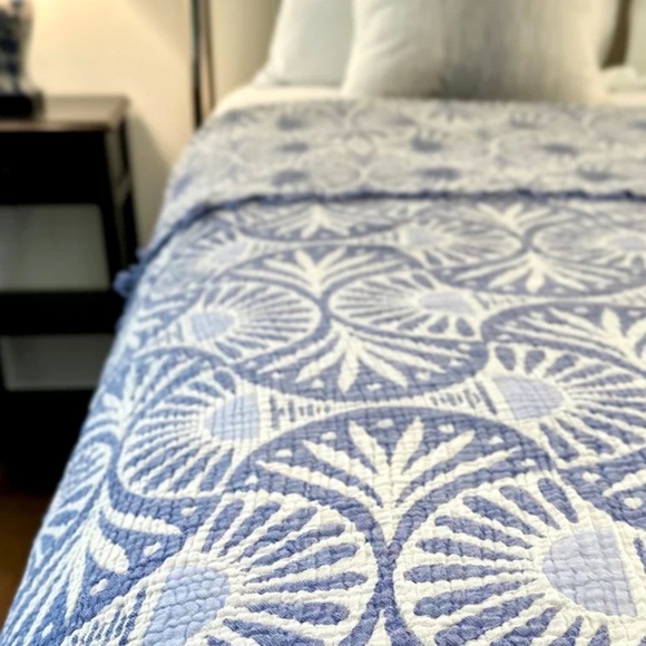 Ginkgo Deco Leaf Quilt 2 Side FLiPSiDE Navy Blue Patterned Quilt KING NEW - Picture 9 of 15